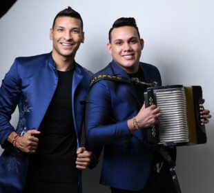 Orla Sandoval e Iván Crespo presentan '¿Qué hago?', su nueva canción