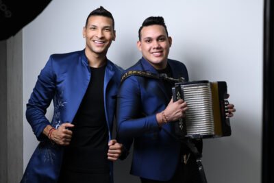 Orla Sandoval e Iván Crespo presentan '¿Qué hago?', su nueva canción