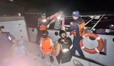 Rescate de siete náufragos en Bocas de Ceniza