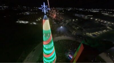 Barranquilla tiene el árbol de navidad más grande de Colombia
