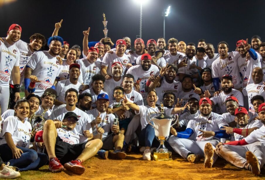 Caimanes es el nuevo rey del béisbol colombiano